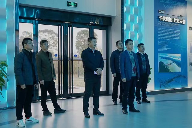 江西水利职业学院党委书记谢彪一行调研峡江水利枢纽工程