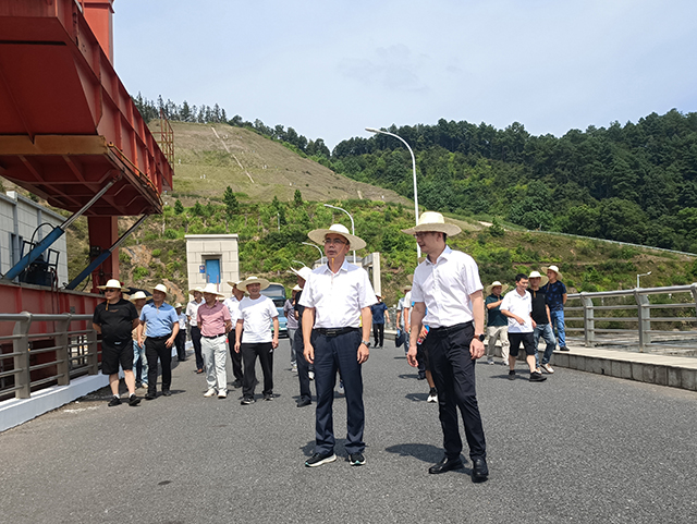 乐平市副市长李晓滨一行调研峡江水利枢纽工程