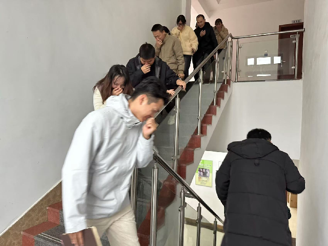 实战演练防未“燃”，消防意识入人心——省峡管局开展2024年消防技能培训和应急疏散演练