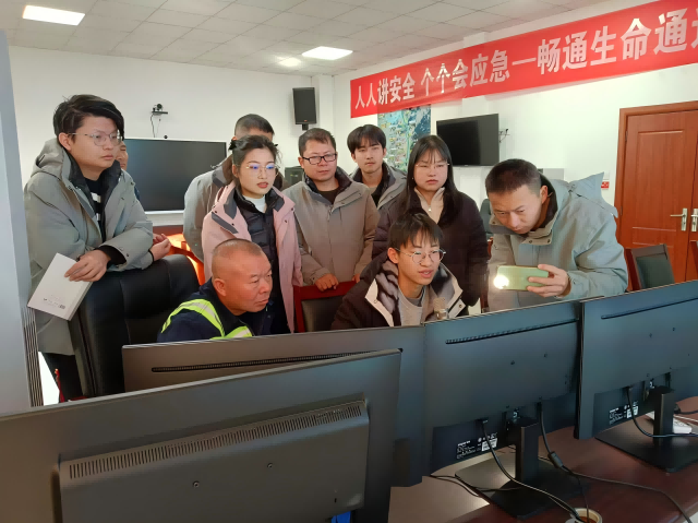 省峡管局开展泄水闸远控系统及枢纽大坝安全监测业务培训会