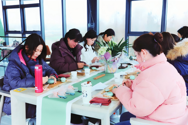 省峡管局举办“传承非遗技艺，巾帼绘彩乡村”参观学习系列活动